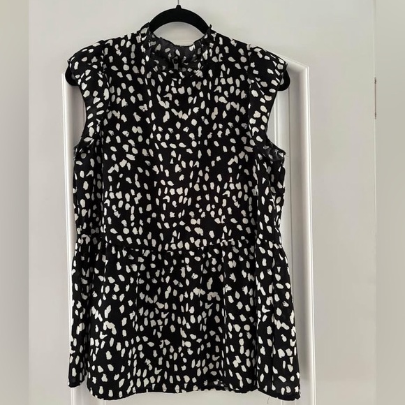 Avanova Tops - NWOT - Leopard Print Pleated Babydoll Top